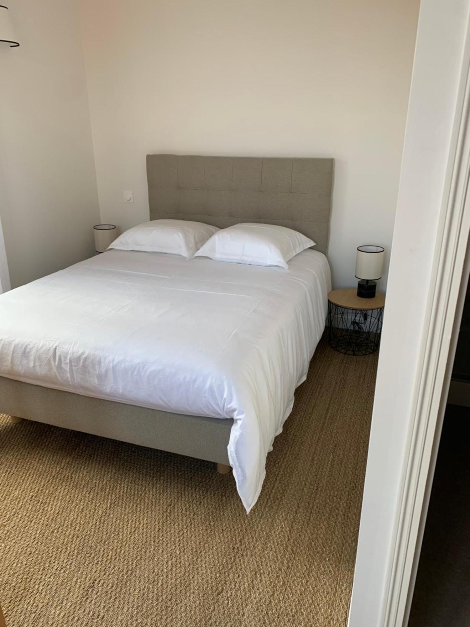 Le Carre Courtois Apartment Luisant Luaran gambar