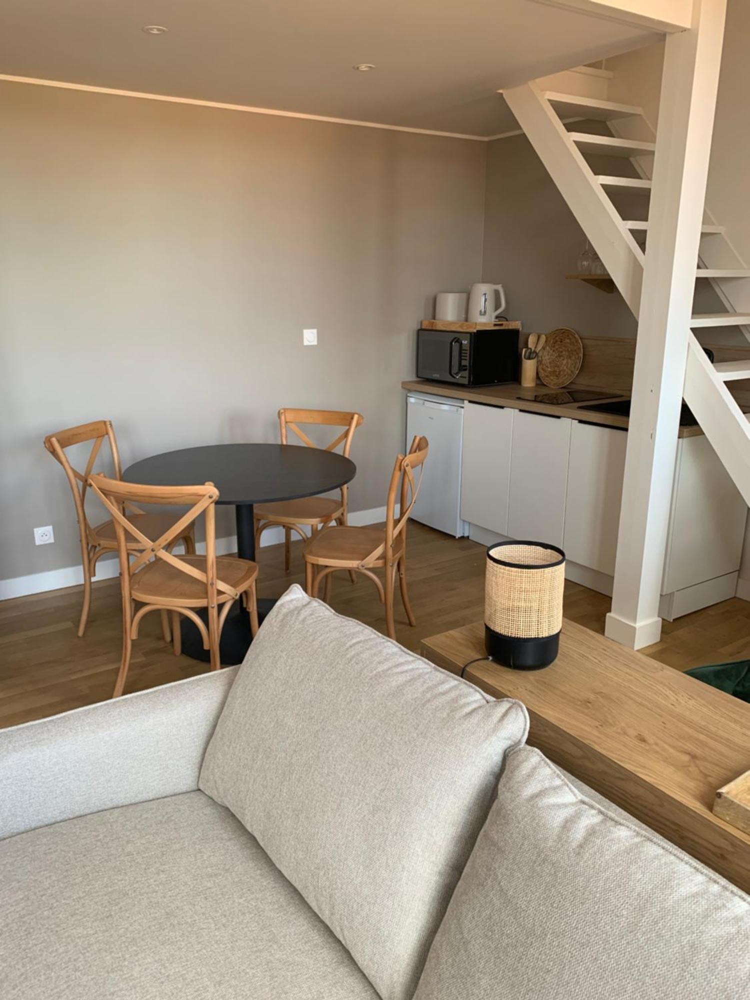Le Carre Courtois Apartment Luisant Luaran gambar