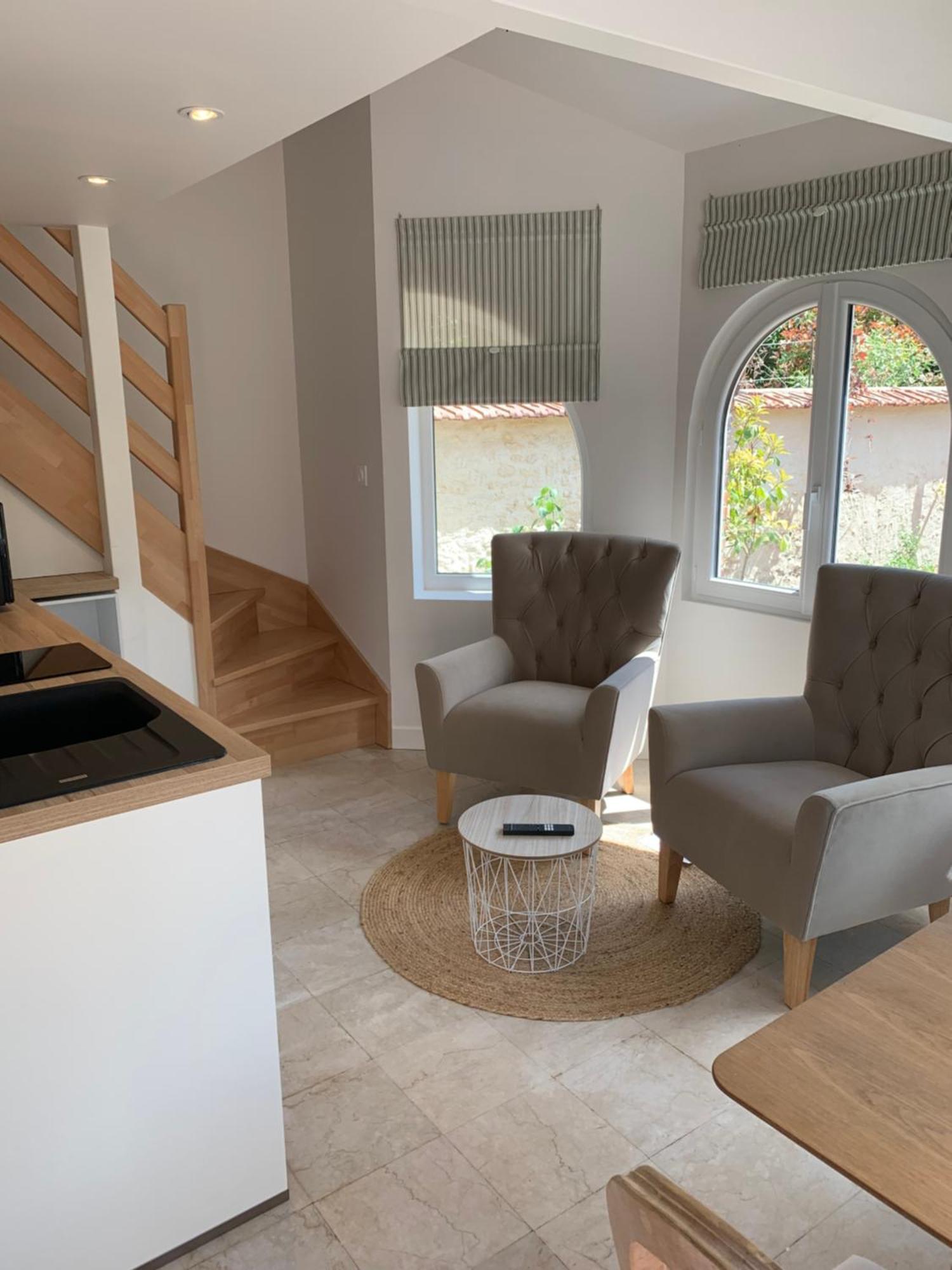 Le Carre Courtois Apartment Luisant Luaran gambar