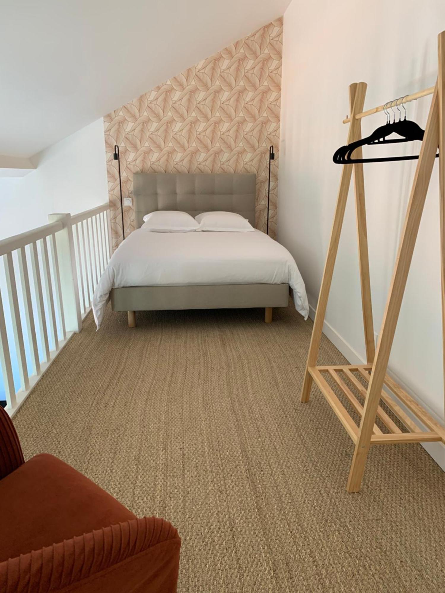 Le Carre Courtois Apartment Luisant Luaran gambar