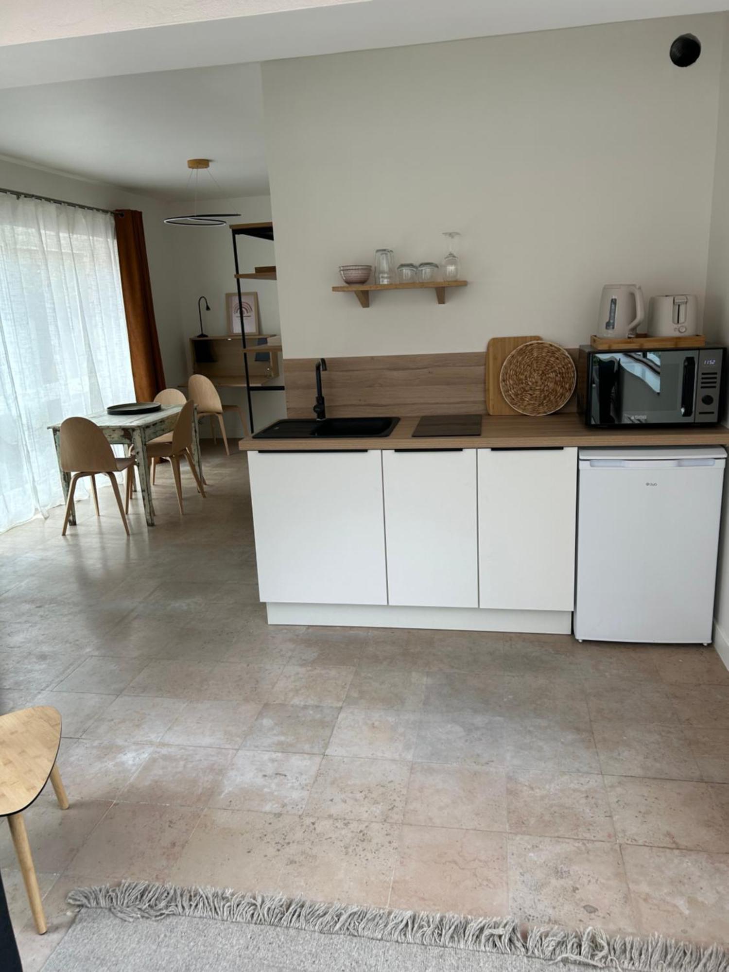 Le Carre Courtois Apartment Luisant Luaran gambar