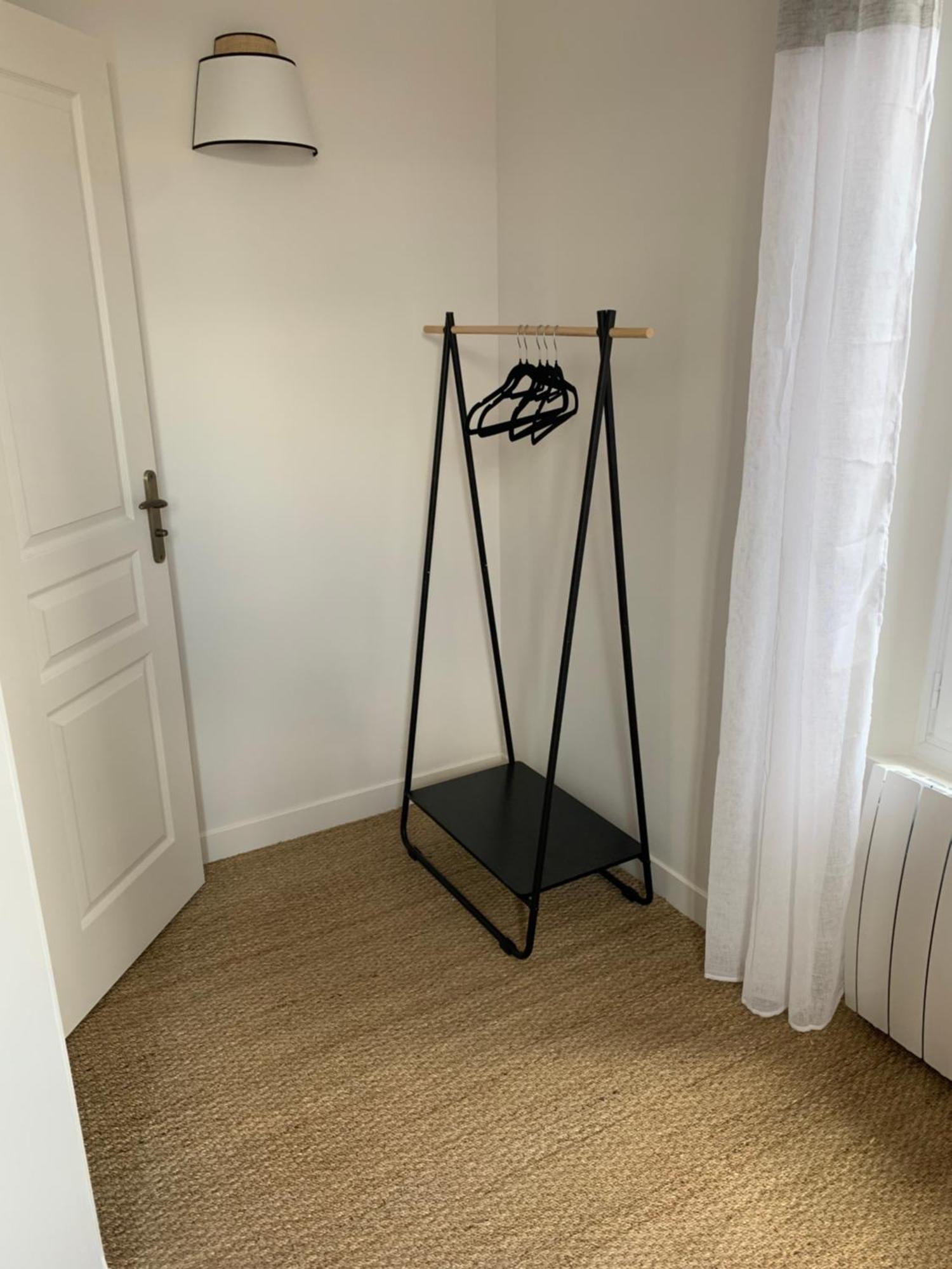 Le Carre Courtois Apartment Luisant Luaran gambar