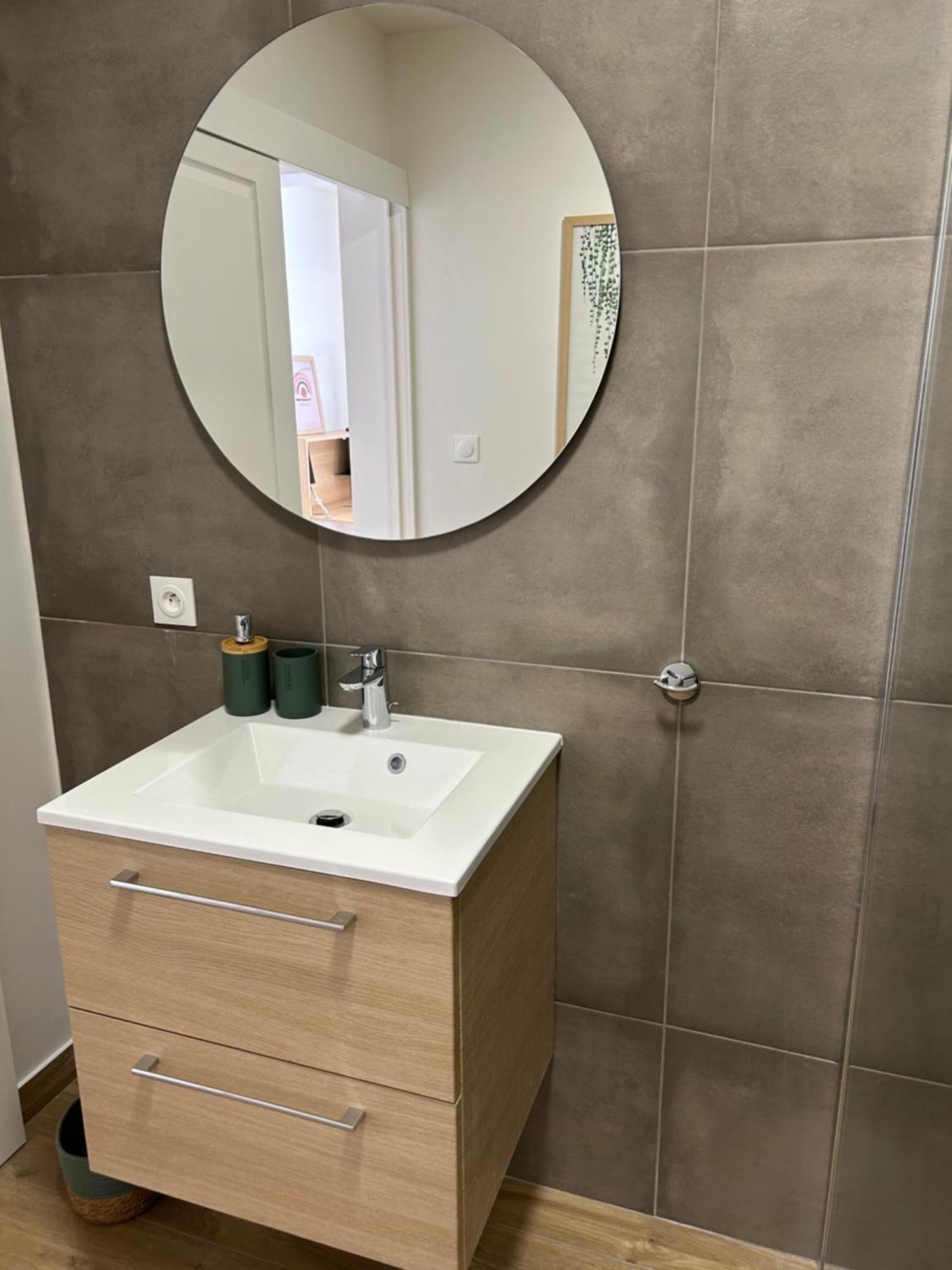 Le Carre Courtois Apartment Luisant Luaran gambar