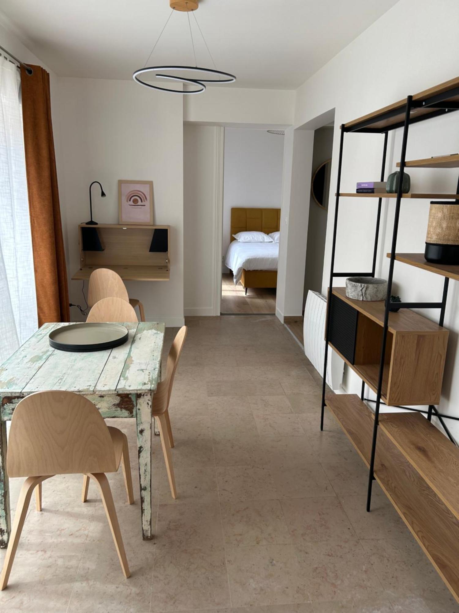 Le Carre Courtois Apartment Luisant Luaran gambar